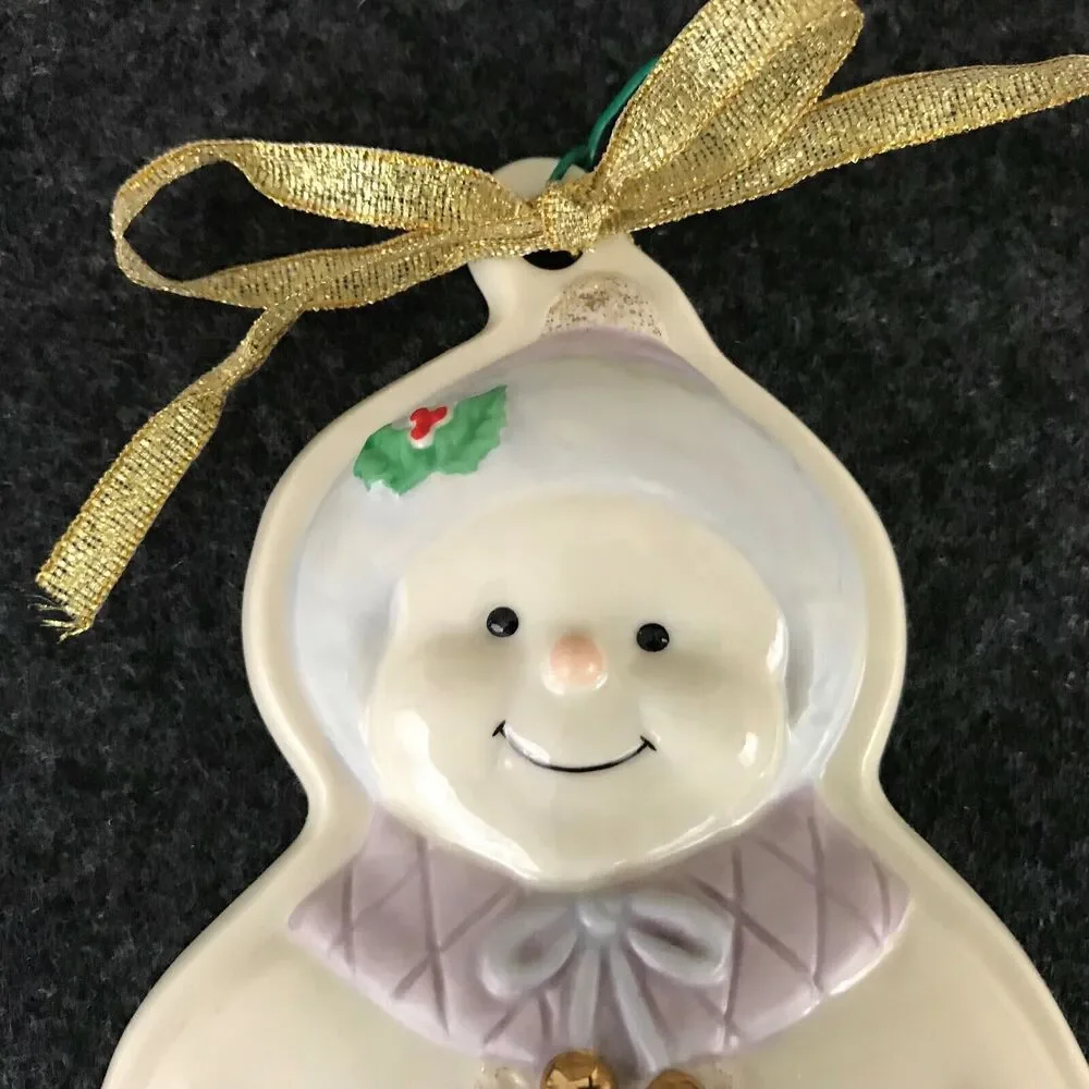 Lenox Snow-Woman Christmas Porcelain Ornament Cookie Cutter Press‎